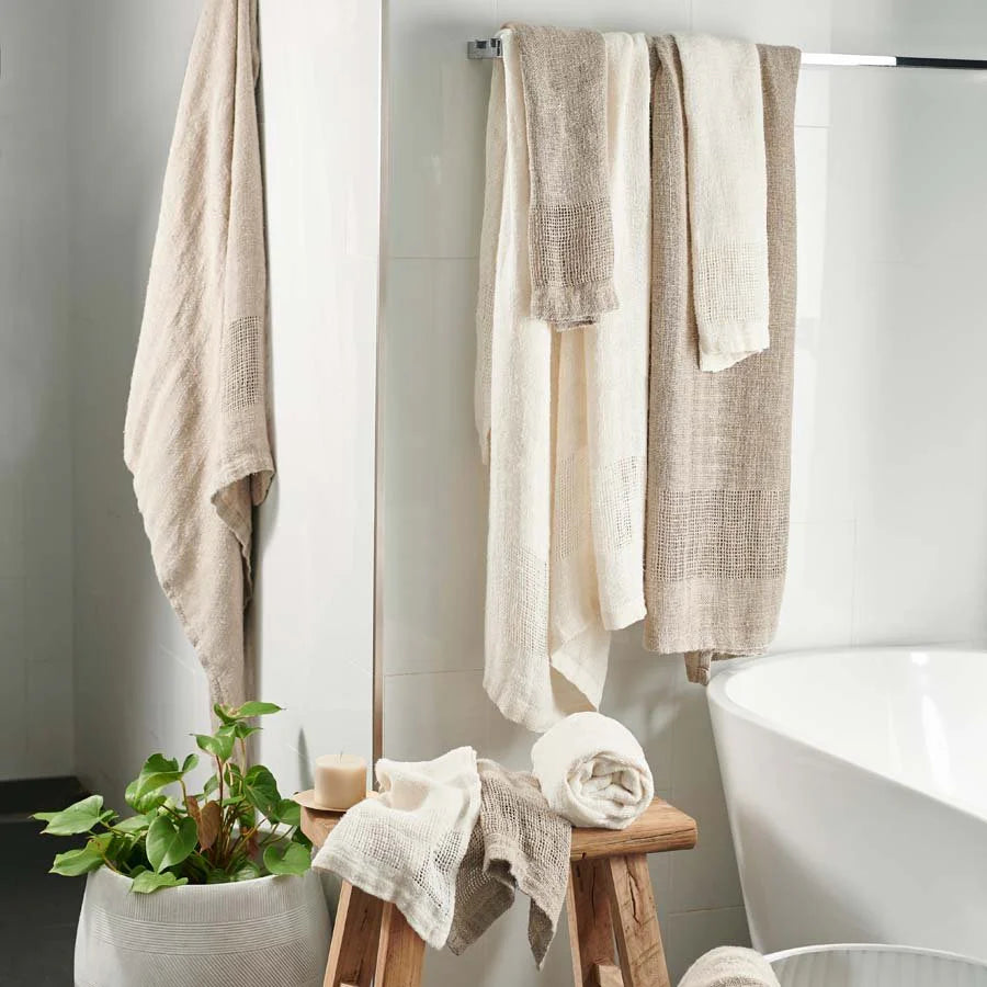 MAYLA HANDWOVEN LINEN BATH TOWEL