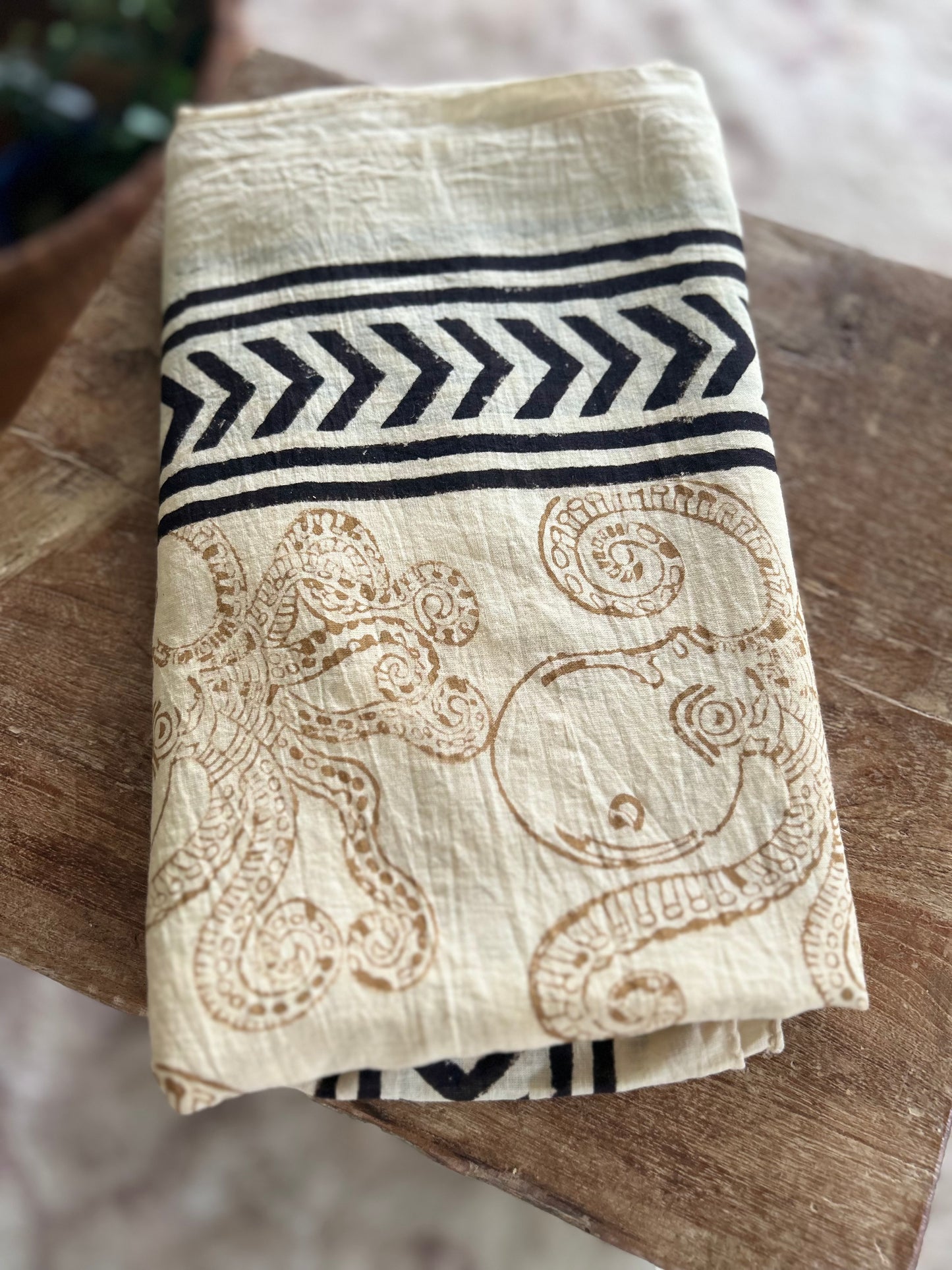Octopus Sarong-Beige
