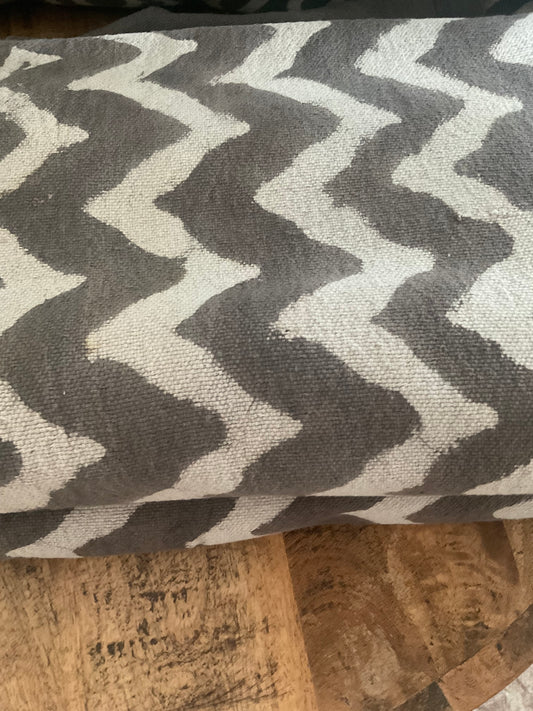 MUD PRINT THROW