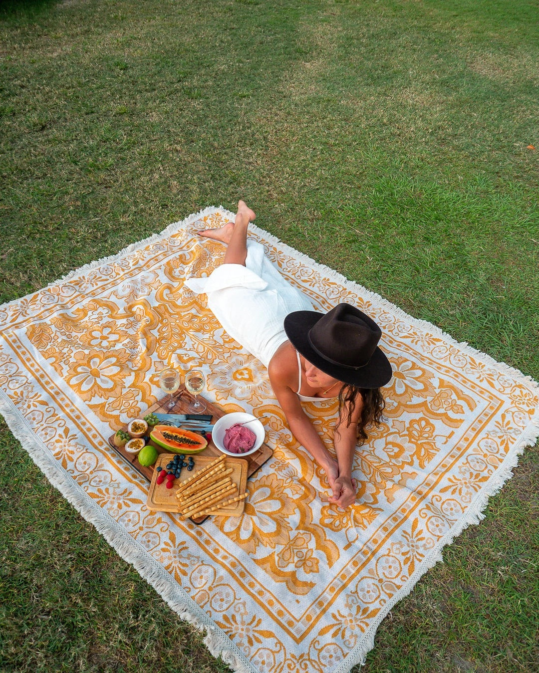 SUNSET PICNIC RUG